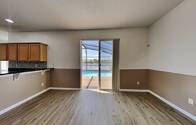 728 HARDWOOD CIR