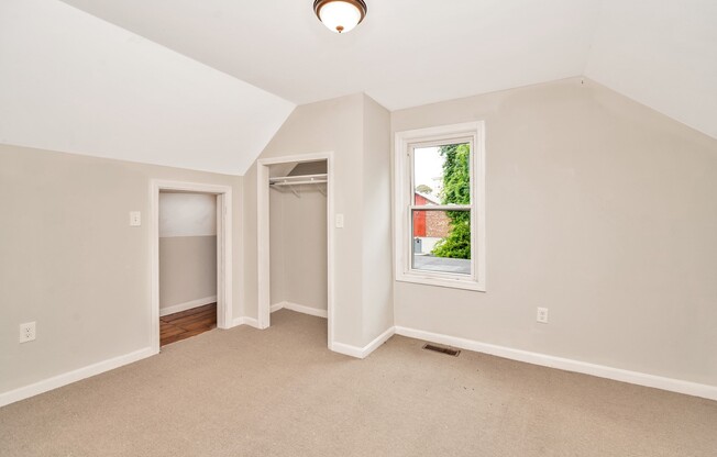 5 beds, 2 baths, 2,200 sqft, $3,900, Unit 0