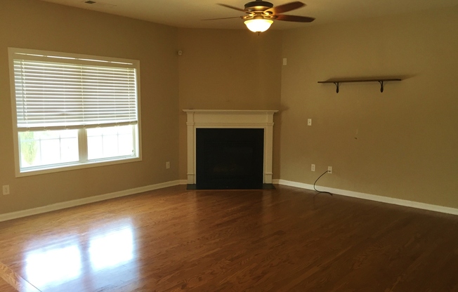 4 beds, 2.5 baths, $2,100