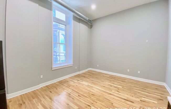 1523 W Girard Ave
