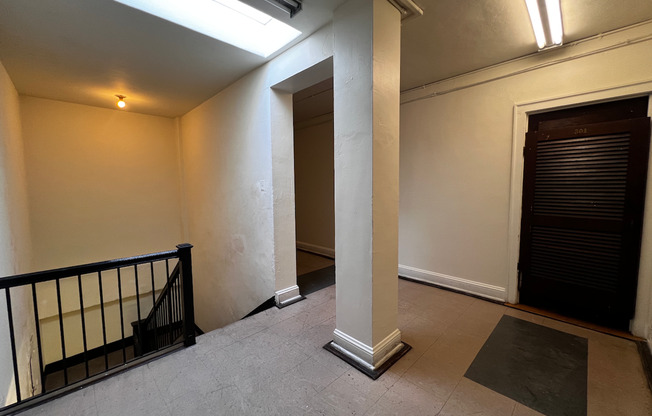 1 bed, 1 bath, 450 sqft, $865, Unit 305