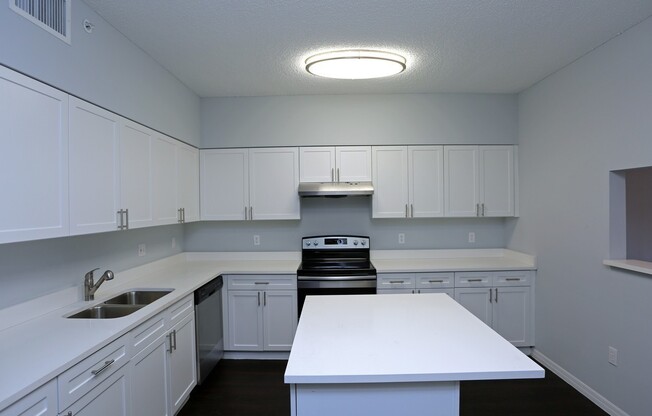 2 beds, 2 baths, 1,600 sqft, $2,100, Unit F-2