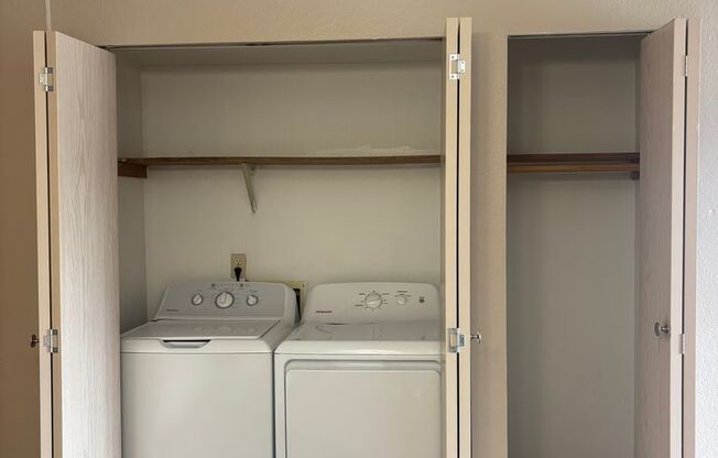 1 bed, 1 bath, 715 sqft, $2,045, Unit 307