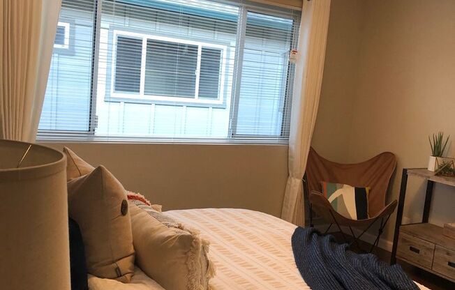 2 beds, 1.5 baths, 1,000 sqft, $3,595, Unit 08