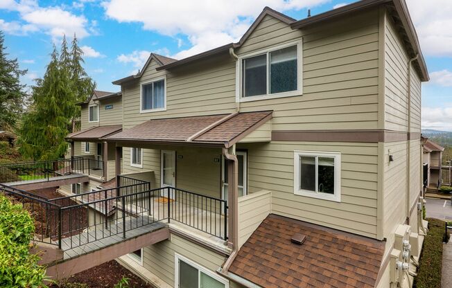 2 Bed/1.5 Townhome in West Linn w/ Garage