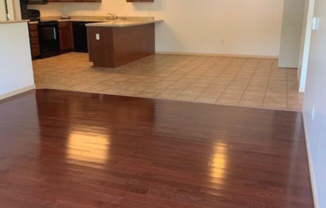 2 beds, 2 baths, 1,200 sqft, $1,495, Unit 3717-205