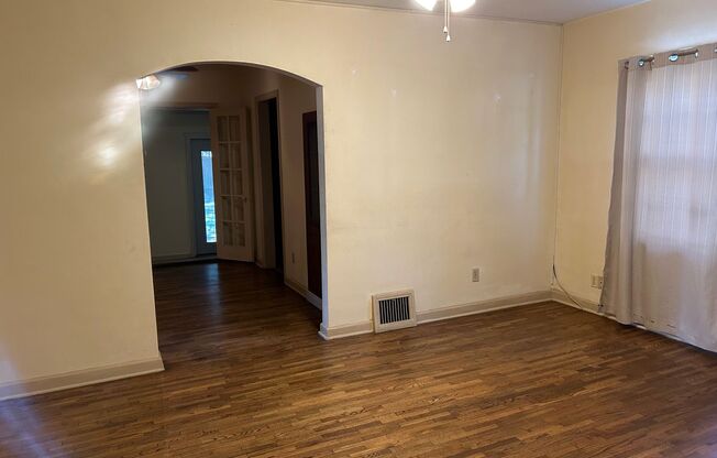 2 beds, 1 bath, $1,050