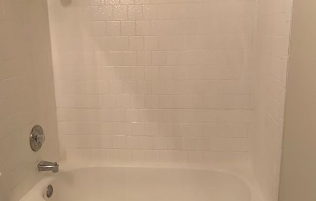 1 bed, 1 bath, 530 sqft, $1,240, Unit 689-02