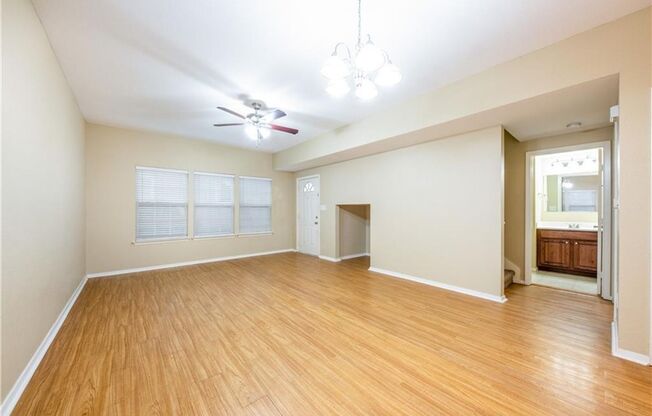 2809 E 22 ST