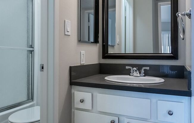 2 beds, 1.5 baths, 990 sqft, $2,395, Unit 241