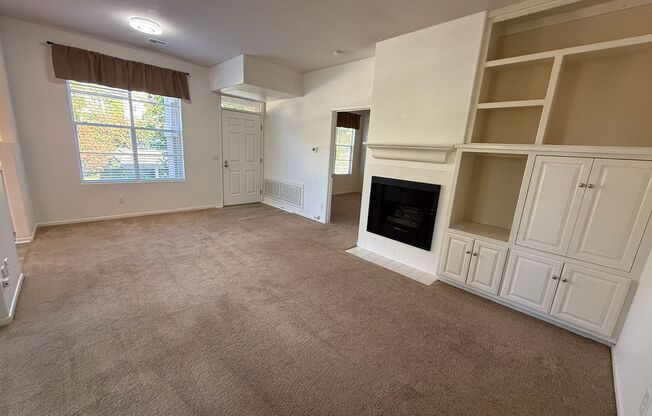 1BR/1BA Condo w/ ASSIGNED PARKING for rent near Del Mar AVAILABLE NOW!