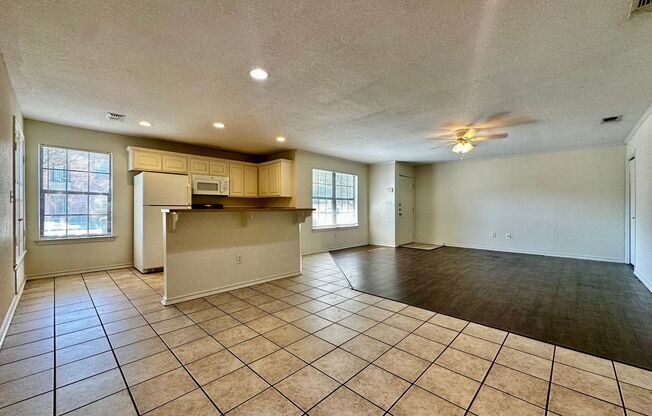 Spacious 1-, 2- and 3-bedroom duplexes at The Legend near Baylor!