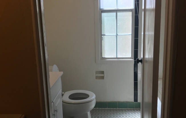 Studio, 1 bath, 550 sqft, $1,495, Unit 08