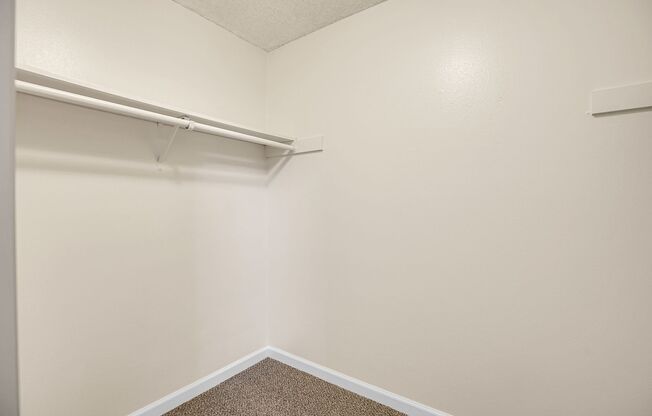 2 beds, 1.5 baths, 1,050 sqft, $2,049, Unit 214-774C