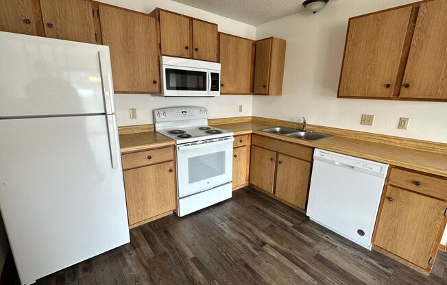 2 beds, 1 bath, 1,000 sqft, $900, Unit 44