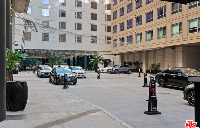 1 bed, 2 baths, 1,220 sqft, $4,500, Unit 11H