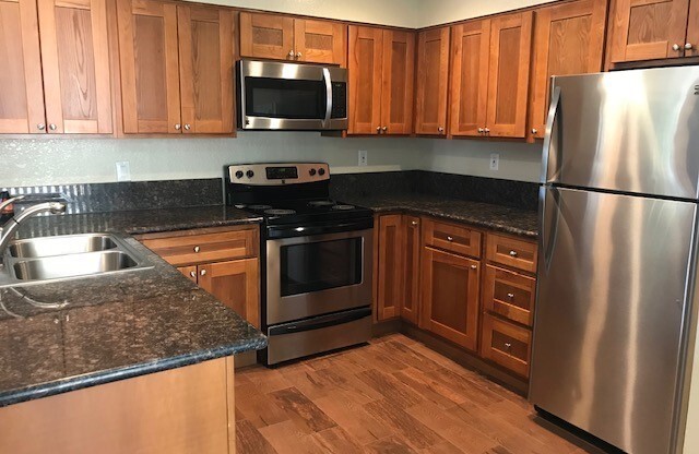1 bed, 1 bath, 700 sqft, $1,730, Unit 244