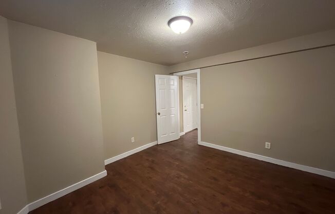 4 beds, 1 bath, 1,100 sqft, $1,475, Unit Unit 5