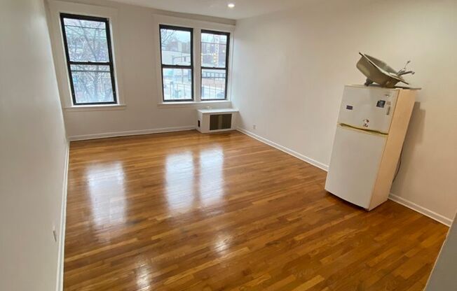 Affordable Apt in Perfect Location Near EVEYTHING.  Heart of Allston Village.  Ht/HW Included