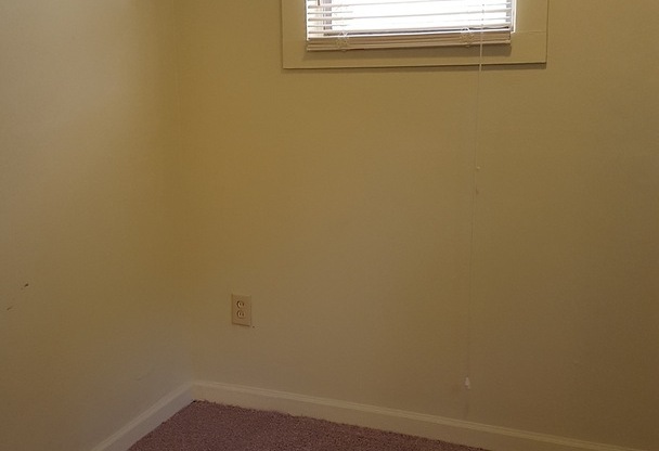 2 beds, 1 bath, $860