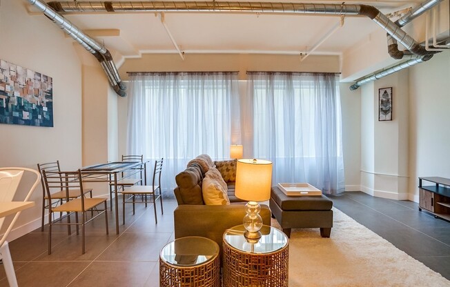 1 bed, 1 bath, 655 sqft, $1,800, Unit M06