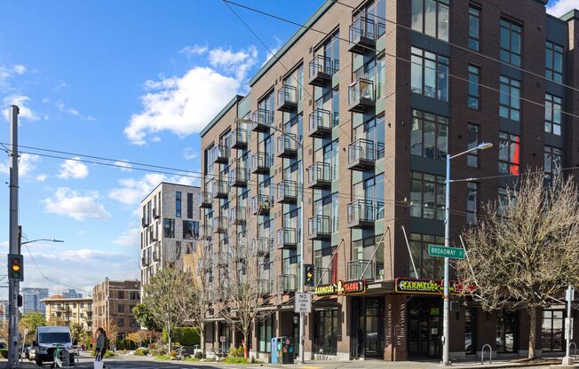 101 Broadway, Live Here, Go Anywhere