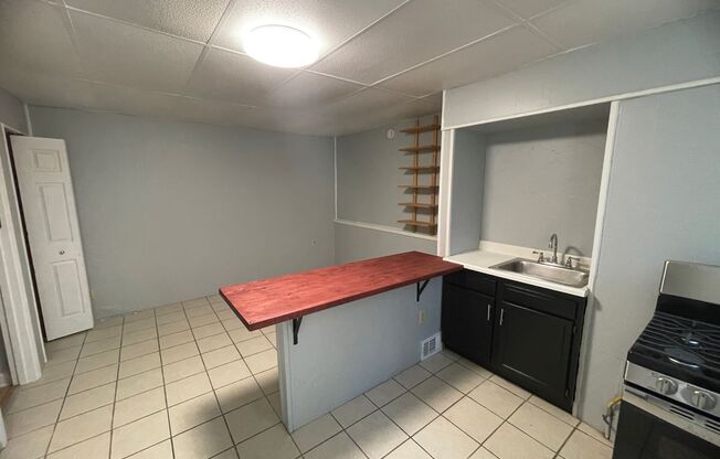Updated 2 bedroom house for rent in the South Side !
