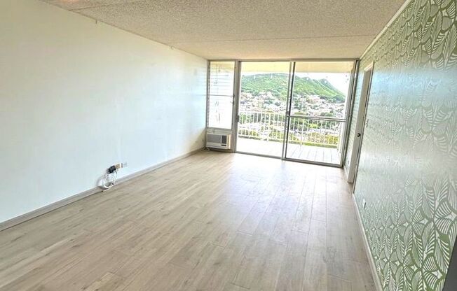 Lower Nuuanu High Floor Condo With Spectacular Views!