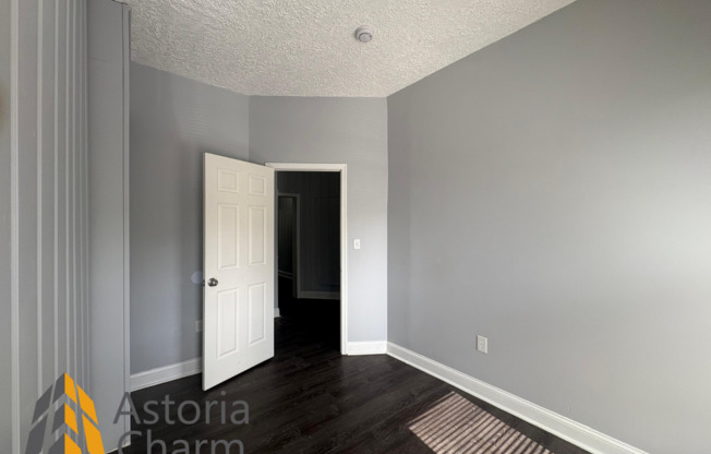 Modern 4-Bedroom with Yard & Easy Downtown Access