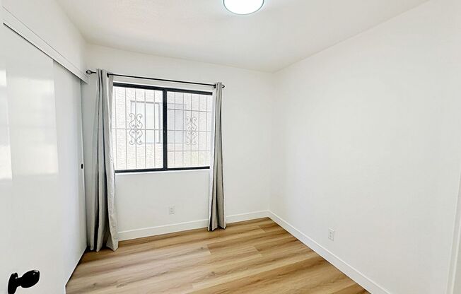 4 beds, 3 baths, $2,400