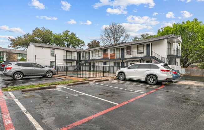 1 bed, 1 bath, 495 sqft, $1,275, Unit 216