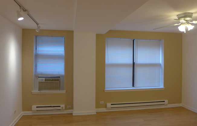 2 beds, 1 bath, 900 sqft, $1,825, Unit 800