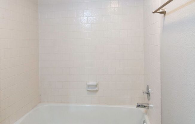 1 bed, 1 bath, 700 sqft, $1,245, Unit 107
