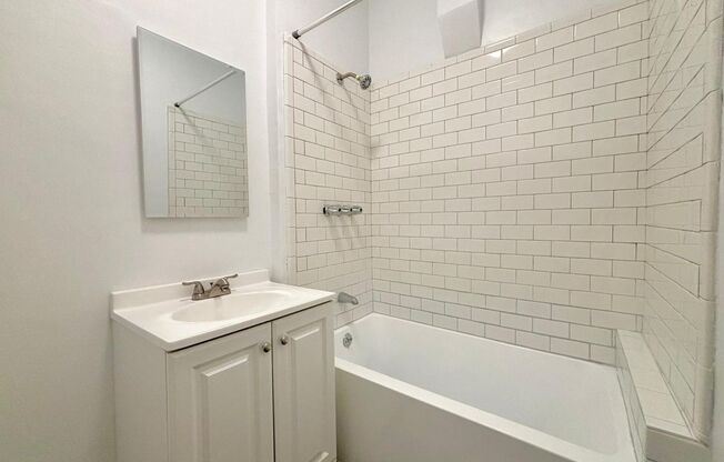 Studio, 1 bath, 415 sqft, $1,350, Unit 206