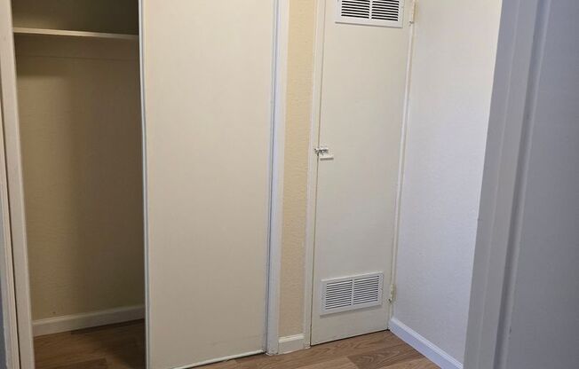 1 bed, 1 bath, 625 sqft, $1,275, Unit C-13