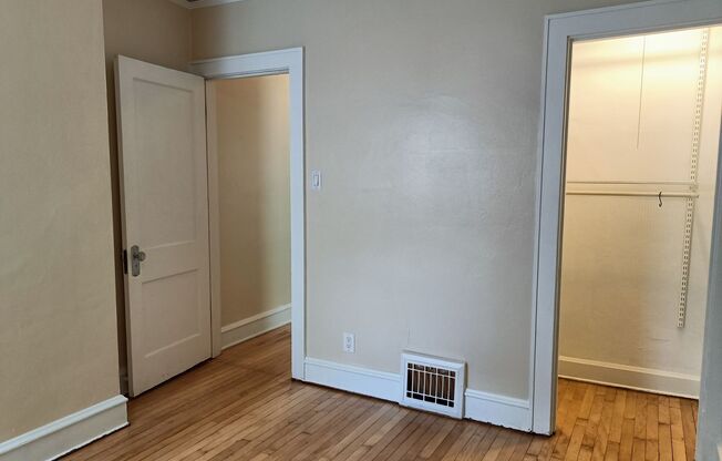 2 beds, 1 bath, $1,395