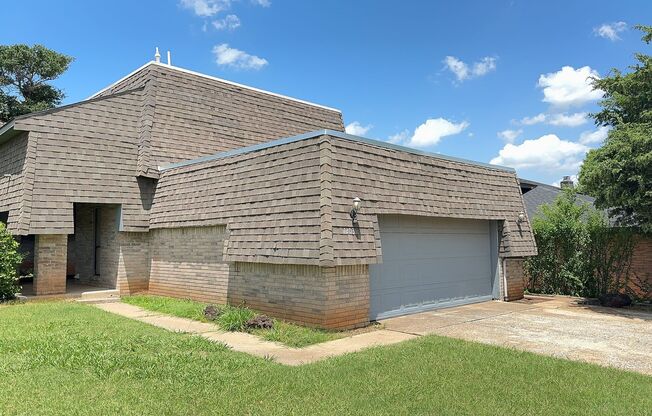 A Very Nice 2 Bedroom 2.5 Bath Duplex Putnam City Schools