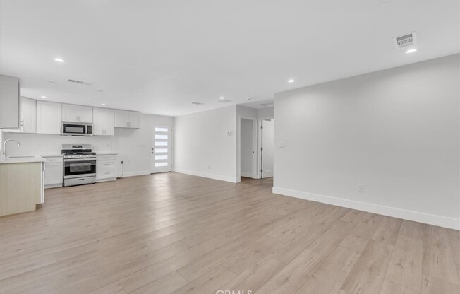 7865 CHASTAIN AVE
