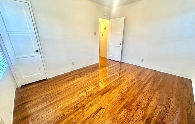 2 beds, 1 bath, 900 sqft, $2,750, Unit 4512 E 15th St