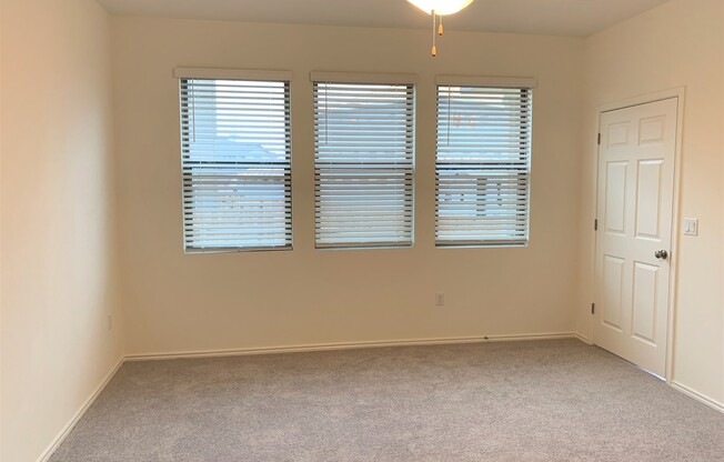 3 beds, 2.5 baths, $2,100