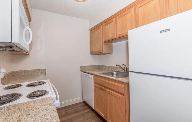 2 beds, 1 bath, 760 sqft, $1,435, Unit 06-106