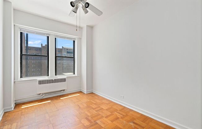 2 beds, 1 bath, 850 sqft, $1,995, Unit 1703