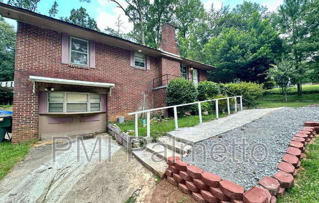 313 MYLES AVE