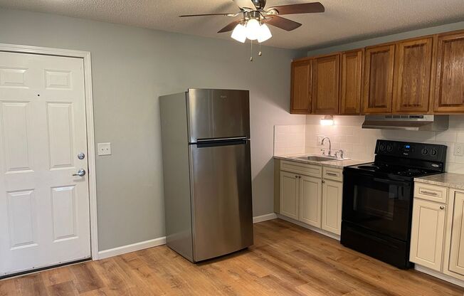 1 bed, 1 bath, 610 sqft, $1,100, Unit 46