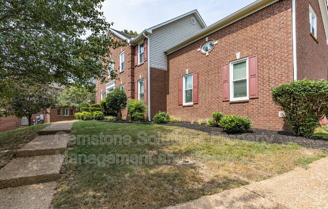 1027 Wyndham Hill Ln