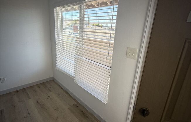 Spacious 1 Bedroom In Torrance ! - $2,095.00 with Parking Garage !!!