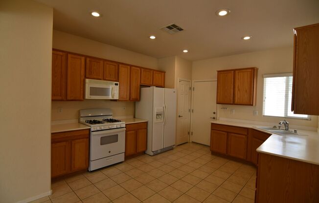 Age 55+ Community: Charming home with great room floor plan!