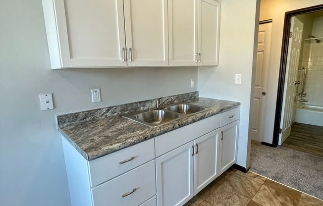2 beds, 1 bath, 850 sqft, $1,025, Unit H 201