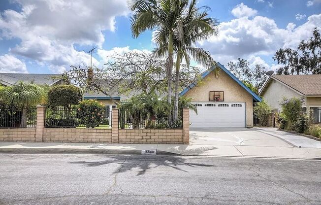 Charming 3 Bed/2 Bath Home With Spacious Yard And Modern Amenities In La Puente!