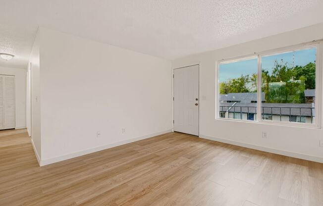 3 beds, 1 bath, 864 sqft, $1,445, Unit 39